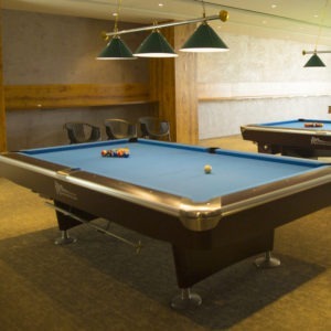Kings Club Pool Table