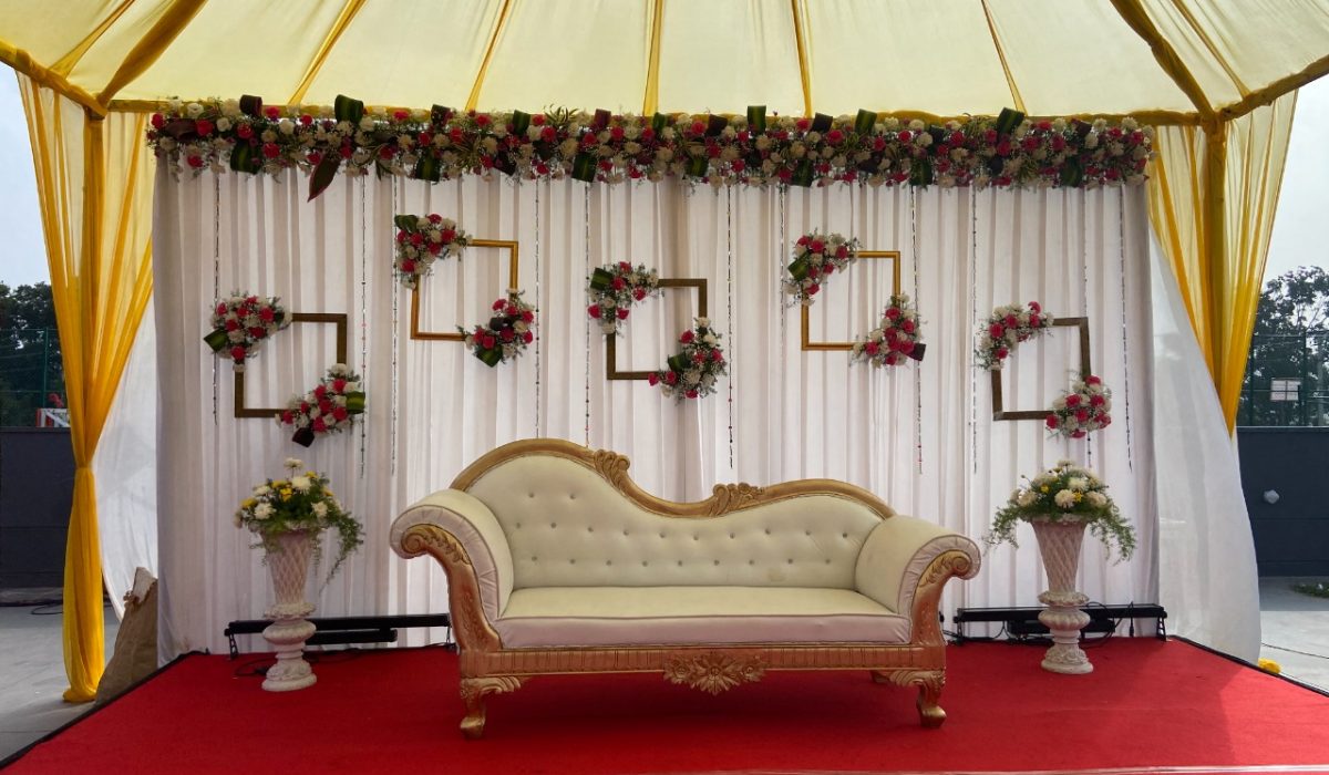 Outdoor Banquet Wedding Reception